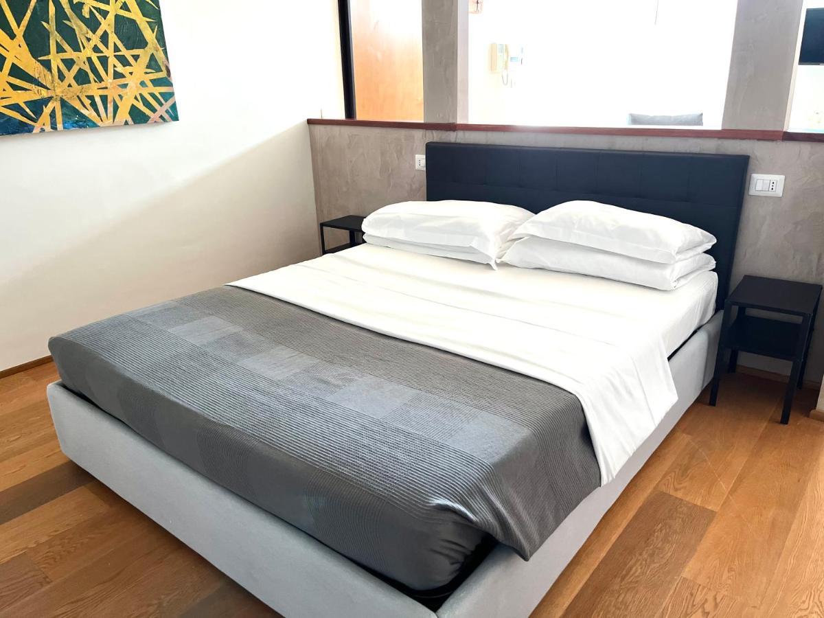 Oderisi Studio Suite Roma Esterno foto
