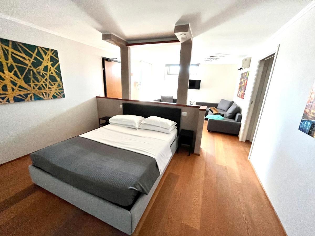 Oderisi Studio Suite Roma Esterno foto